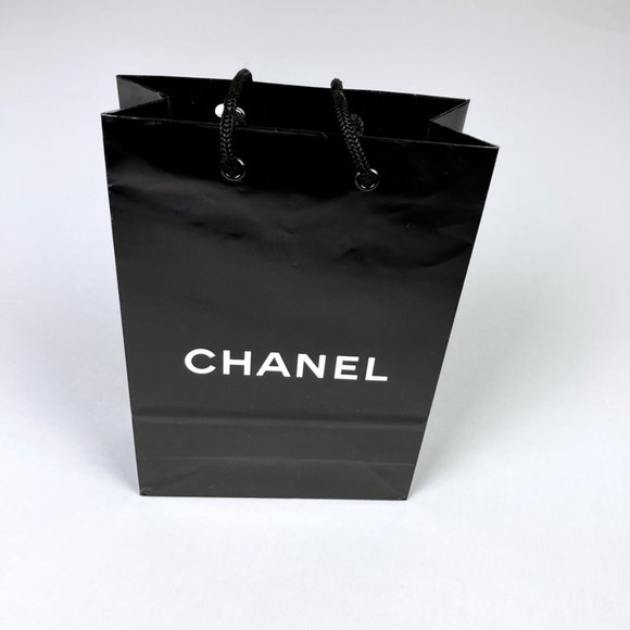CHANEL Paper Shopping Gift bag - Picture 6 of 6
